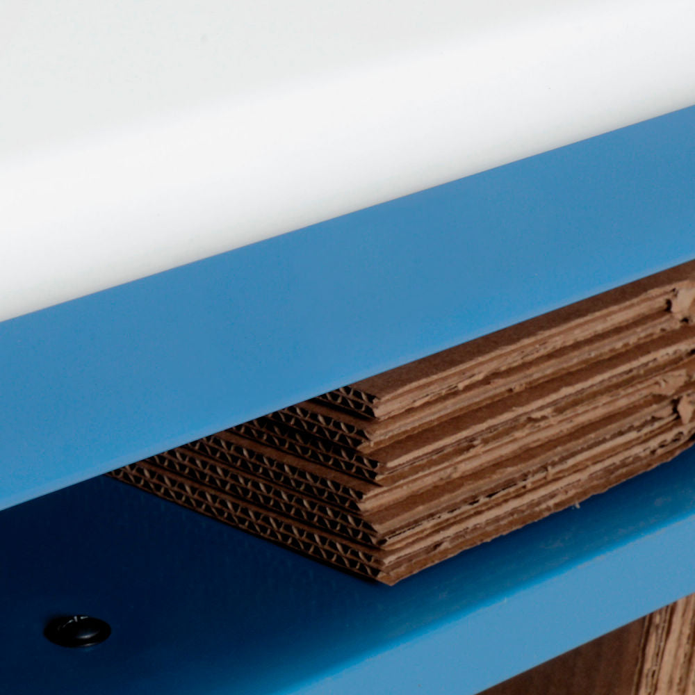 Packing workbench with lower shelf kit, detail view