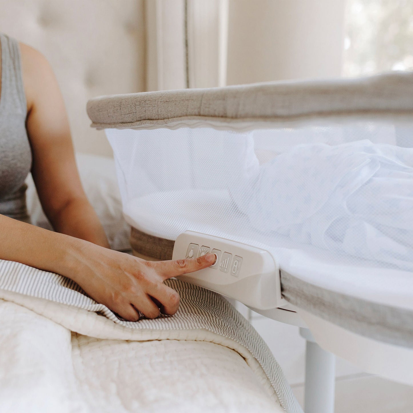 BassiNest® Luxe Series Bassinet