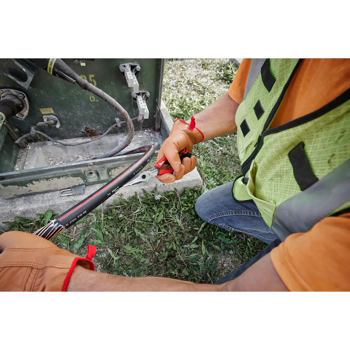 Milwaukee 8" Long Nose Comfort Grip Pliers (USA) MT555