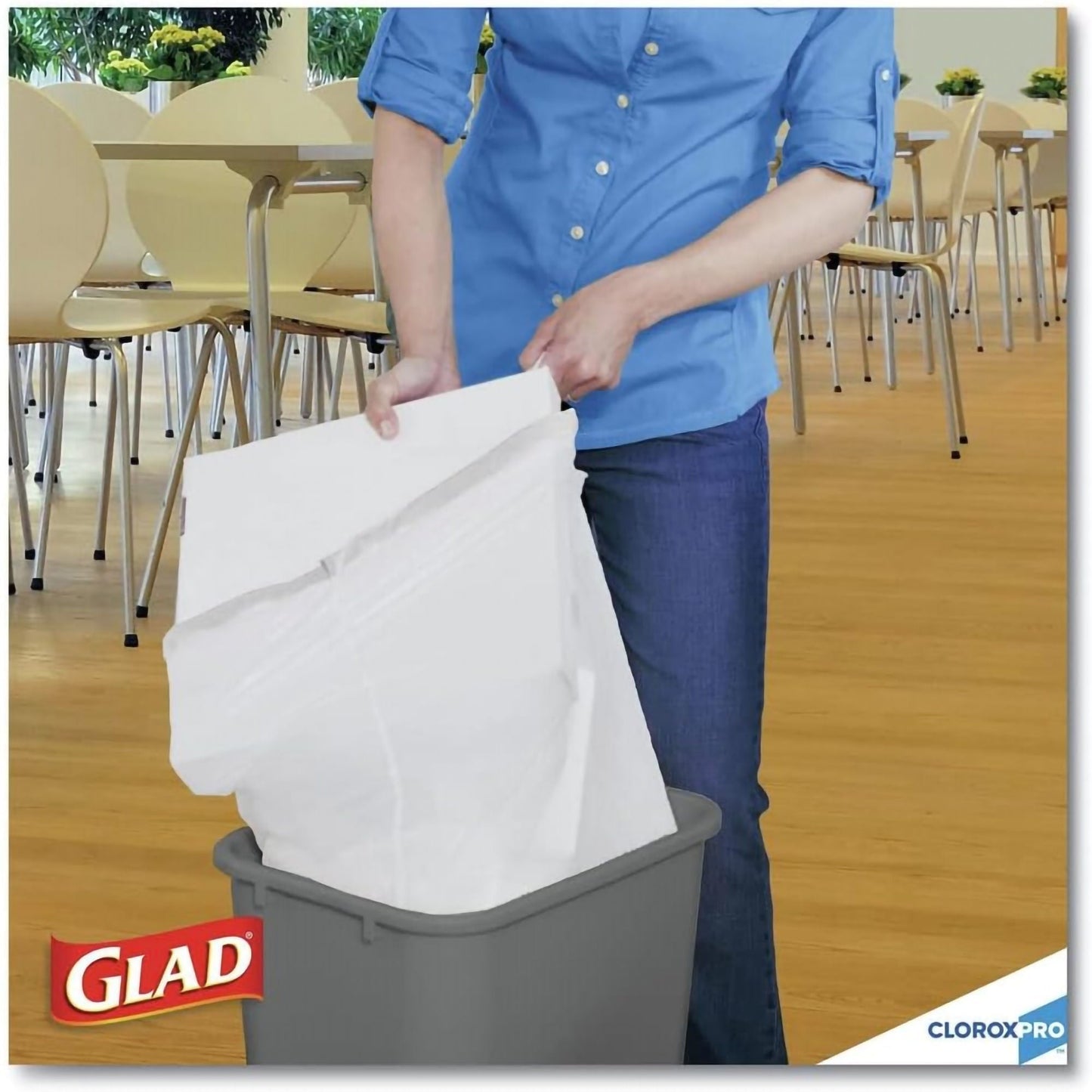 Glad Trash Bag 13 gal. 0.72 mil White Tall Kitchen Dispenser Box