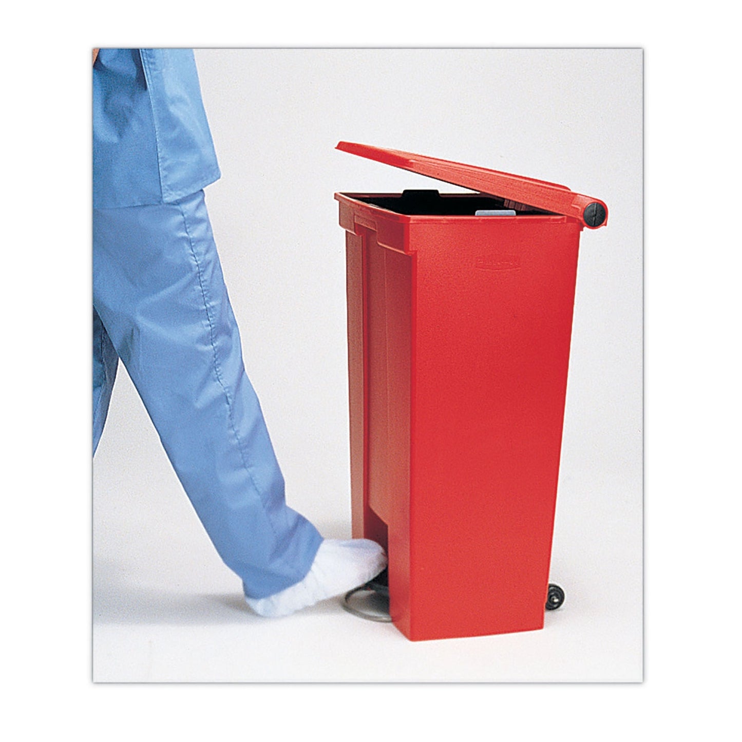 Rubbermaid Trash Can / 23 gal. Red Plastic Rectangular