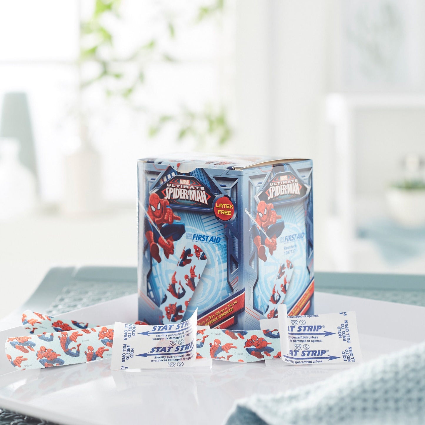 American White Cross Stat Strip Adhesive Strip, Spider-Man Design
