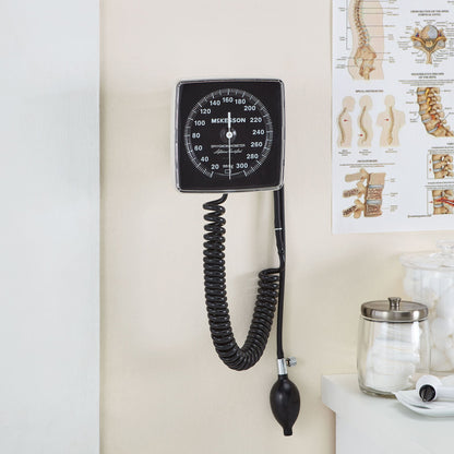 McKesson Lumeon™ Aneroid Sphygmomanometer
