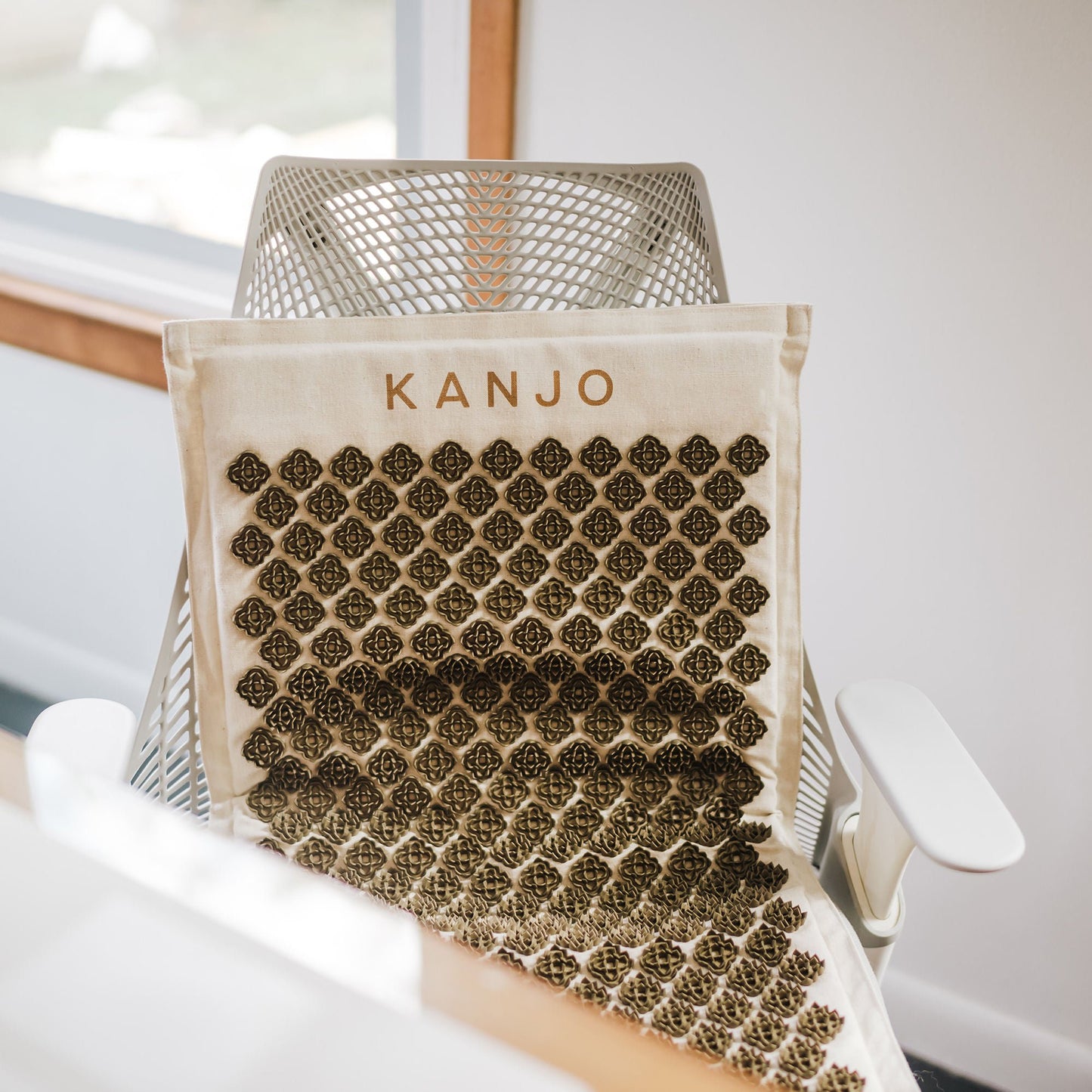 Kanjo Coconut Acupressure Mat with Carry Bag