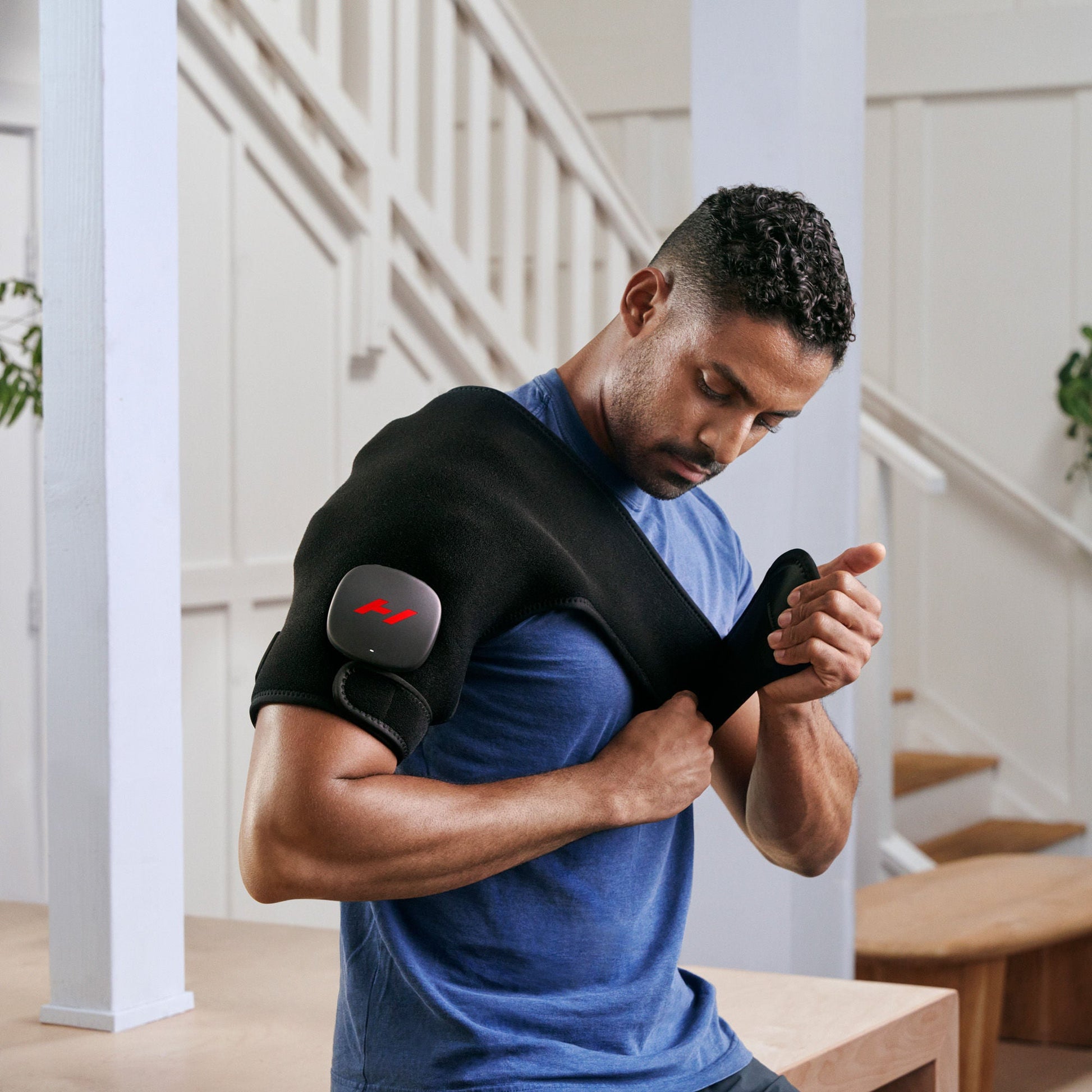 Hyperice Venom 2 Shoulder Heat & Massage Therapy Wrap, Fits Most Right Shoulders