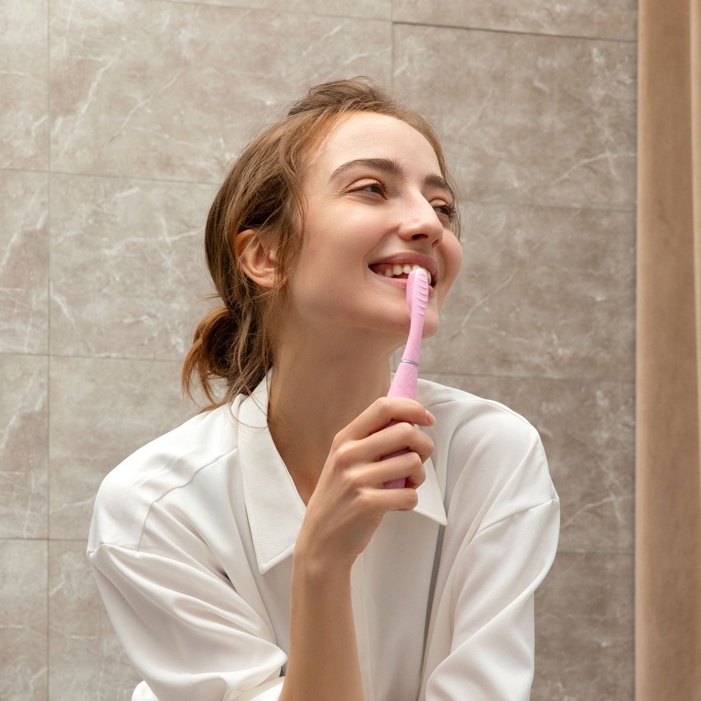 ISSA™ 3 Silicone Sonic Toothbrush, Pink