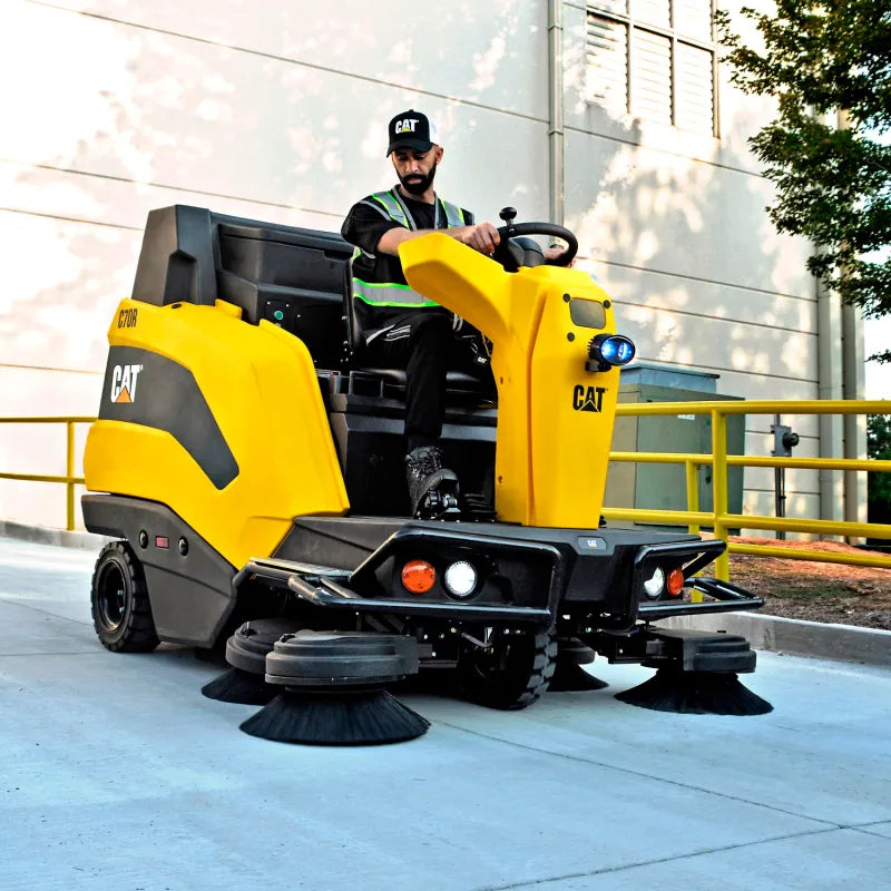 Cat® C70R Sweeper — operational detail view 102