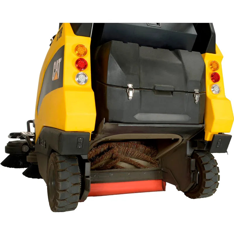 Cat® C70R Sweeper — turning radius and maneuverability view