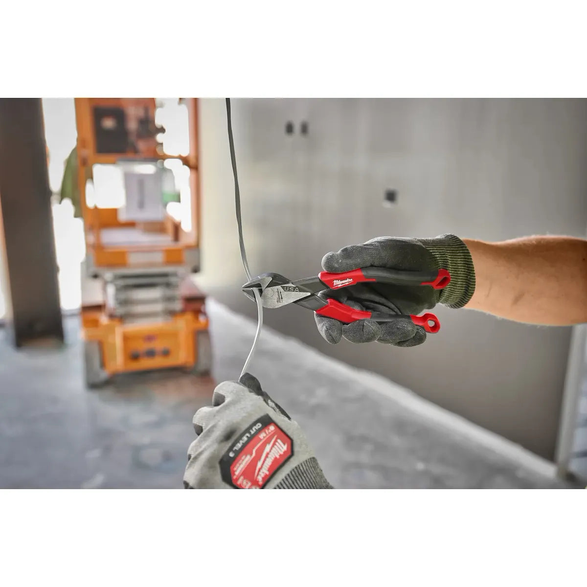 Milwaukee 8" Diagonal Comfort Grip Cutting Pliers (USA) MT558