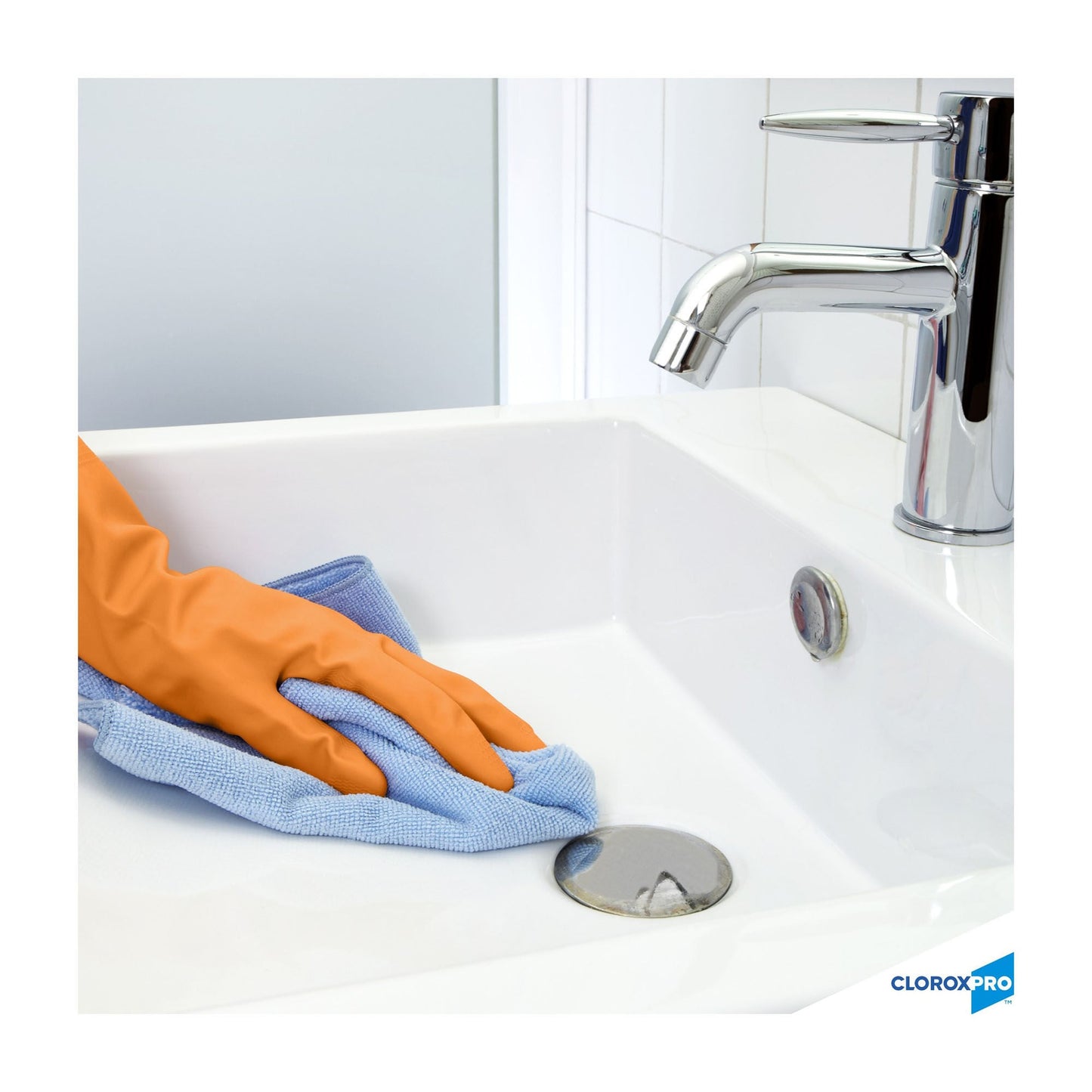 Clorox Pro™ Clorox® Clean-Up® Disinfectant Cleaner with Bleach