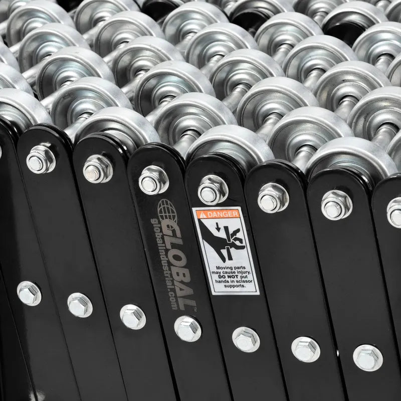 Global Industrial 988989 Expandable Conveyor — banked curve configuration detail