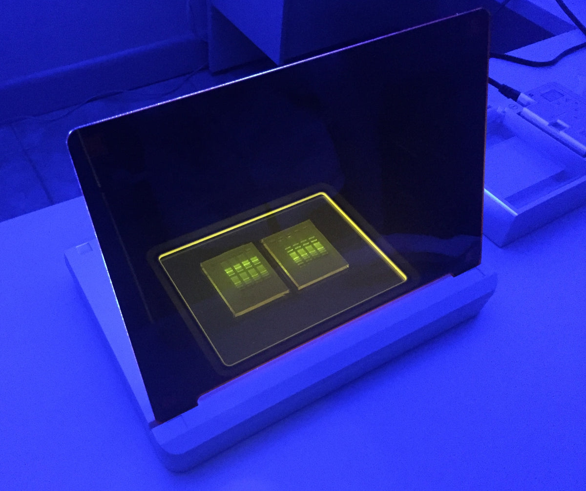 Accuris SmartBlue Blue Light Transilluminator E4000