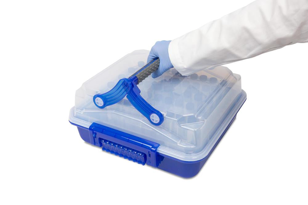 Heathrow Scientific DuraPorter® XL High-Capacity Sample Transport Tote - 120926 | Transparent Lid, Articulated — view 2