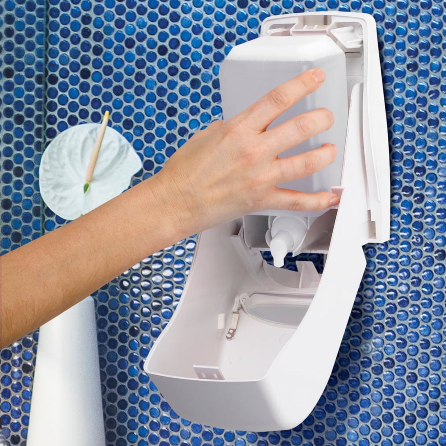 Scott® Antimicrobial Foam Skin Cleanser, Dispenser Refill Bottle