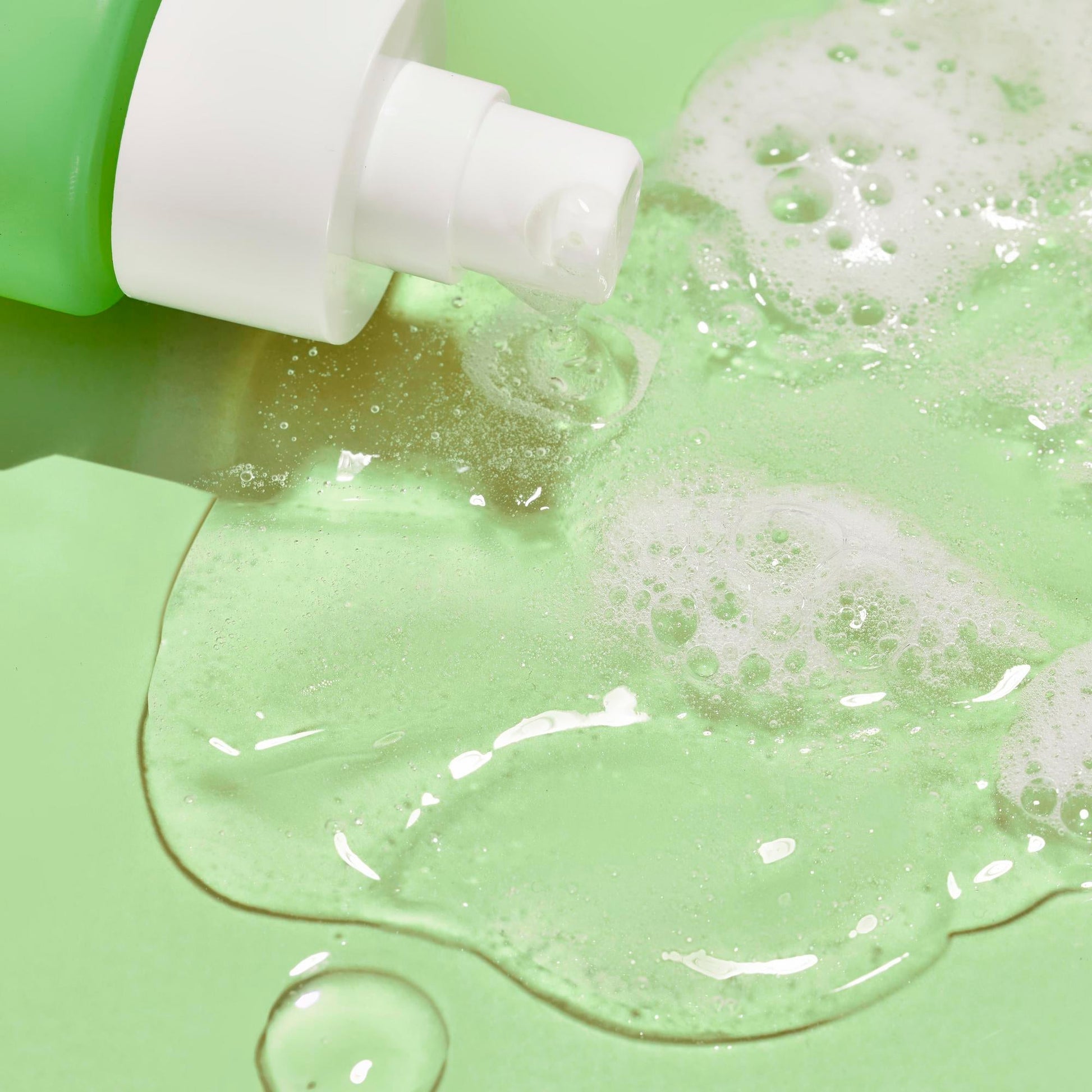 Coola Glowing Greens Detoxifying Facial Cleanser Gel Tube Scented