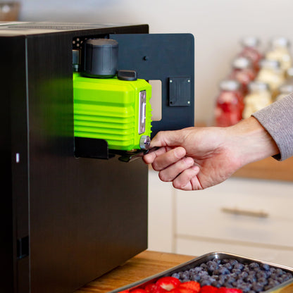 Harvest Right Countertop Freeze Dryer — detail