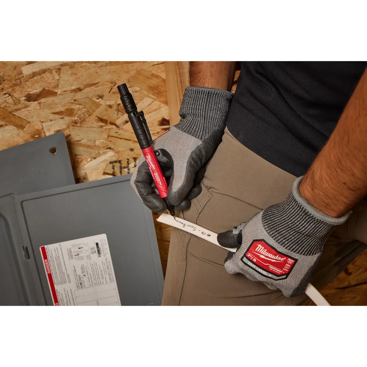 Milwaukee INKZALL Double Sided Black Jobsite Marker – Ultra Fine & Fine Point 48-22-3115