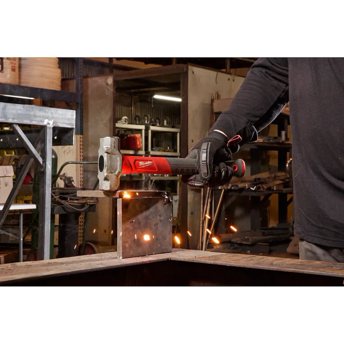 Milwaukee 2.5lb Fiberglass Engineer Hammer 48-22-9312 | Forged Steel